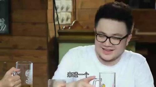 年轻小伙吃瓜,年轻小伙的吃瓜日常